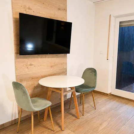 Guest house Eigenes Badezimmer I Fruehstueckskueche I Balkon