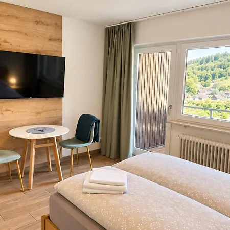 Eigenes Badezimmer I Fruehstueckskueche I Balkon 3*